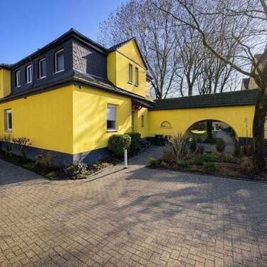 EingangEhmsenstrasse35fürExpose - WohnQuartier am Zoo in Gelsenkirchen, 100 m2 Wohnfläche auf einer Ebene, 5 Zimmer KDB und Gäste WC