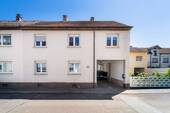 Haus Außenansicht - Zweifamilienhaus im Herzen von Neulußheim - voller Potenzial für modernes Wohnen