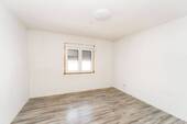 Kinderzimmer/Büro - 