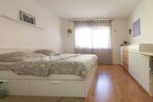 großzügiges Schlafzimmer - 