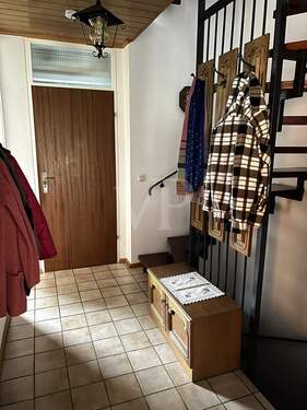 Flur/ Garderobe - Reihenmittelhaus mit 126,00 m² in Mörfelden-Walldorf / Walldorf zum Kaufen