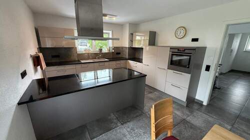 Küche - 8 Zimmer Mehrfamilienhaus, Wohnhaus in VS-Schwenningen