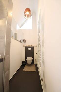 Wannenbad-Dachgeschoss-Ansicht 1 - 