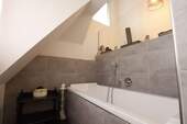 Wannenbad-Dachgeschoss - 