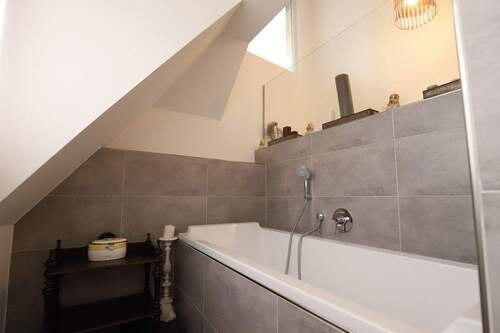 Wannenbad-Dachgeschoss - 