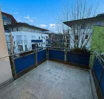 Charmante Zwei-Zimmerwohnung mit Balkon, optional mit Tiefgaragen-Stellplatz in Schleußig! - Leipzig