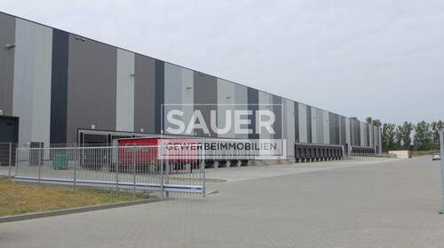 Ansicht Halle C - 8.400 m² Logistikhalle mit 11 Rampendocks zzgl. 700 m² Bürotrakt *2928*