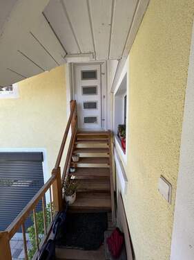 Zugang Zimmer über der Garage - 