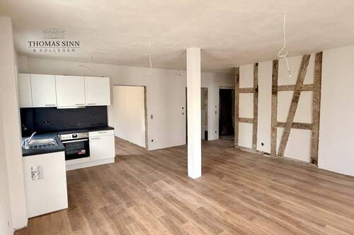 Wohn-/Esszimmer - Stilvoll wohnen im historischen Ambiente - 3,5-Zimmer Hochparterre-Wohnung mit Balkon & sichtbarem Fachwerk'