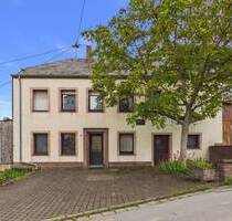 GRENZE L-REMICH: RENOVIERUNGSBEDÜRFTIGES BAUERNHAUS MIT GROßER SCHEUNE UND GARAGE IN METTLACH-FAHA - Mettlach / Faha