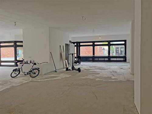 Gewerbefläche - 5 Zimmer Mehrfamilienhaus, Wohnhaus zum Kaufen in Düsseldorf