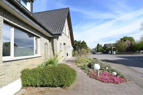 Beet vor dem Haus (13) - 6 Zimmer Einfamilienhaus in Krefeld