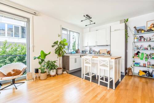 Wohnzimmer - 2 Zimmer Etagenwohnung zum Kaufen in Berlin