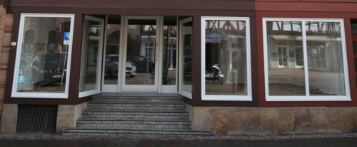 Front Schaufenster und Eingangstür - Gewerbeobjekt (Büro, Produktion, Verkauf) zur Miete in Eschwege