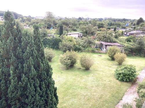 Blick ins Grüne vom Balkon - 2-Zimmerwohnung mit Balkon zum Kauf