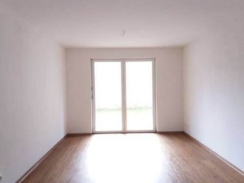 Wohnbereich - 2 Zimmer Etagenwohnung zur Miete in Brandenburg an der Havel