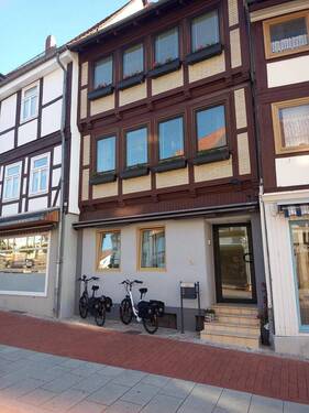 Stadthaus - Mehrfanilienhaus - Stadthaus mit drei Ferienwohnung oder Monteuswohnung