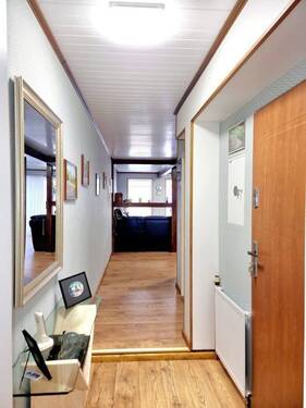 Whg. 1 - Flur zum Wohnzimmer - 