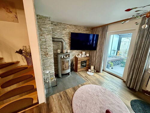 Wohnzimmer - 6 Zimmer Reihenmittelhaus zum Kaufen in Landshut