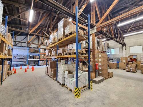 Ansicht 9 Lagerhalle - VERMIETUNG: Gewerbefläche mit Büroräumen im Münchner Norden!