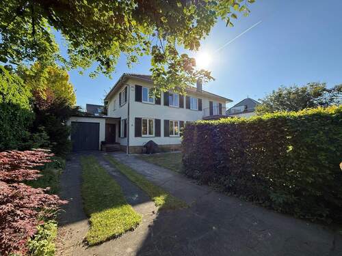 Hausansicht - SILLENBUCH: Wunderschönes Einfamilienhaus in bevorzugter Lage