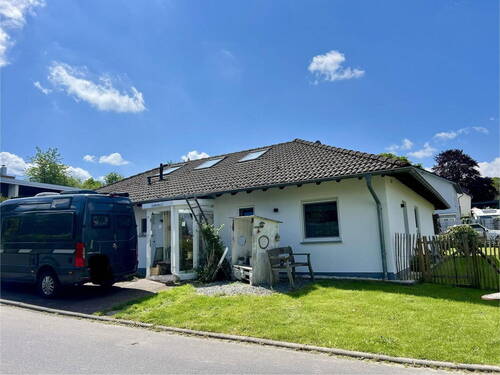 Bild 2 - 4 Zimmer Bungalow zum Kaufen in Steimel