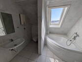 Bad mit Wanne - 