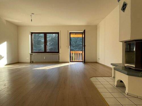 Bild 3 - 4 Zimmer Etagenwohnung in Aystetten