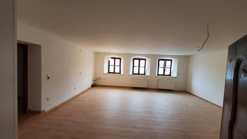 Wohnen-Essen-Kochen - geräumige 3-Zimmer-Wohnung im Zentrum von Rennertshofen