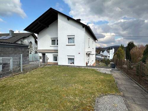 Frontansicht - 6 Zimmer Einfamilienhaus zum Kaufen in Wirges