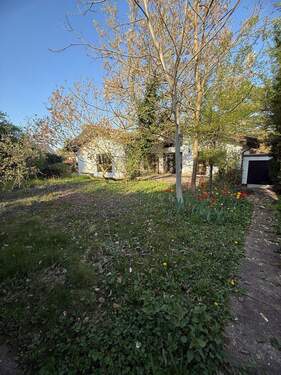 Garten - Bungalow mit Sanierungsbedarf in hervorragender Wohnlage
