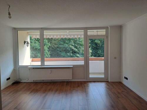 Wohnzimmer / Süd-Loggia - Wohnung in Mahndorf Arbergen - 890,00&nbsp;EUR Kaltmiete, ca.&nbsp; 87,00&nbsp;m&sup2;&nbsp;Wohnfl&auml;che