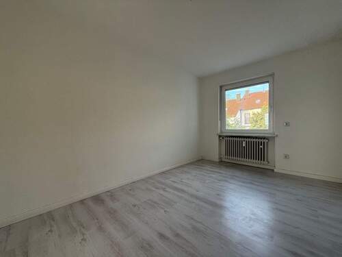 Freundliches Kinder-/Arbeitszimmer 1 - 