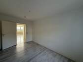 Freundliches Kinder-/Arbeitszimmer 2, Sicht zum WZ - 