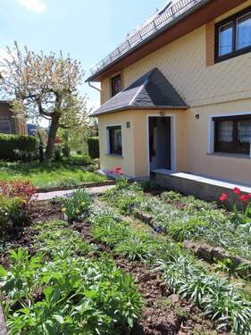 IMG_6095.jpg - Kleines, freistehendes Einfamilienhaus mit Garten und Garage nahe Tanna zu verkaufen. Super geeignet auch als Ferienimmobilie!