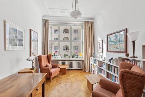 Zimmer 1 - mögliches Arbeitszimmer-/Kinderzimmer - 