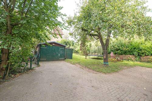 rückwärtiges Grundstück - 