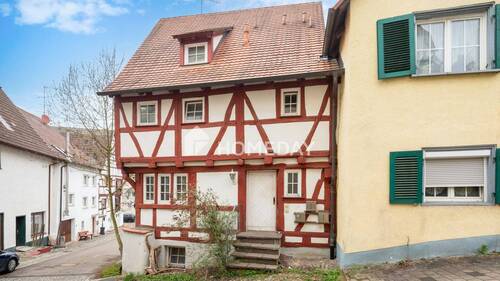 Außenansicht 1 - Historisches Fachwerkhaus mit drei Wohneinheiten - denkmalgeschütztes Juwel mit Geschichte