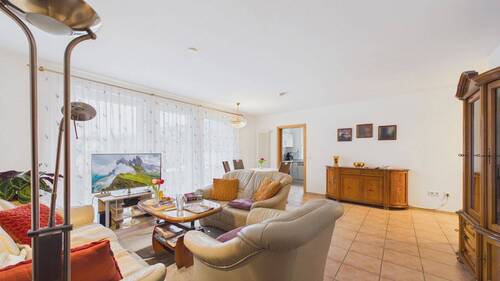 Wohnzimmer - Komfortabel leben im Alter - barrierefreie 3,5-Zimmer-Wohnung mit großer Terrasse