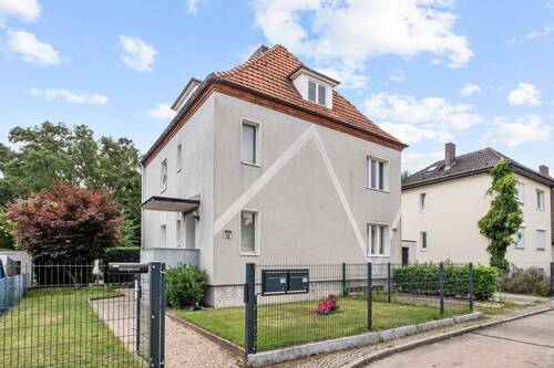 VORDERE HAUSANSICHT - 7 Zimmer Einfamilienhaus zum Kaufen in Berlin