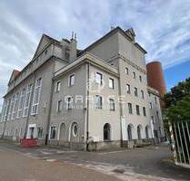 ***13m hohe Halle mit kernsanierter Bürofläche - Regensburg Osten***