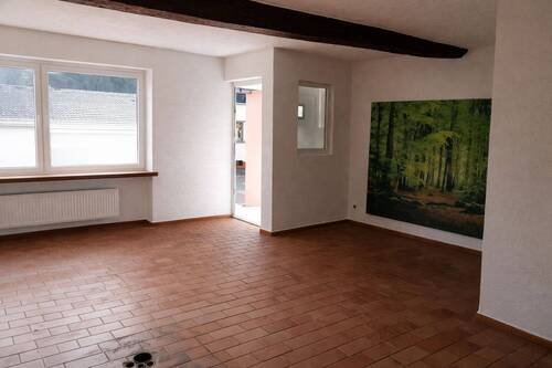 19801e97 8be0 407a 8a62 395d87 - Mehrfamilienhaus mit 3 Einheiten, Ausbaureserve und Entwicklungspotenzial