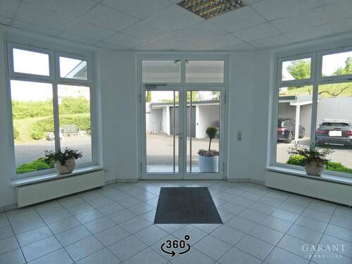 - Foyer - **Onlinehandel, Werbeagentur, BürosPraxis, Handwerker mit Ausstellung - vieles ist möglich!**