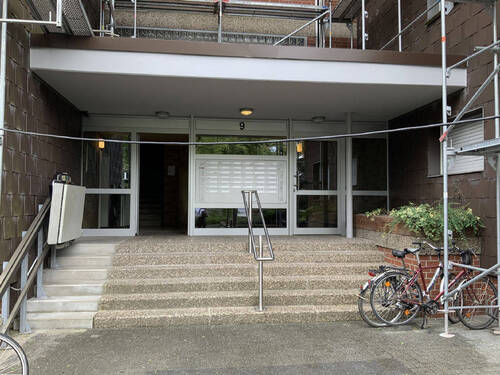 Eingangsbereich Wohnhaus - 4 Zimmer Etagenwohnung in Hamm