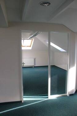 im Büro DG - 