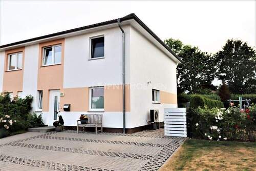 Vorderansicht - 4 Zimmer Doppelhaushälfte zum Kaufen in Elmenhorst