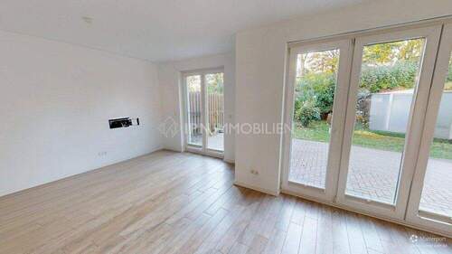 Wohnzimmer - 4 Zimmer Doppelhaushälfte in Elmenhorst