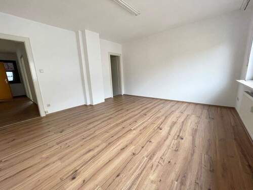 Wohnzimmer.jpg - 2 Zimmer Etagenwohnung in Nürnberg