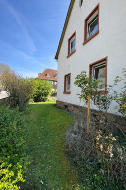 Haus von der Seite - 5 Zimmer Mehrfamilienhaus, Wohnhaus zum Kaufen in Bensheim