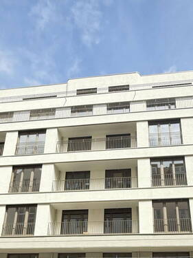 Fassade - H9-20 ? Großzügige 4-Zimmer-Wohnung mit 2 Balkonen in begehrter Lage